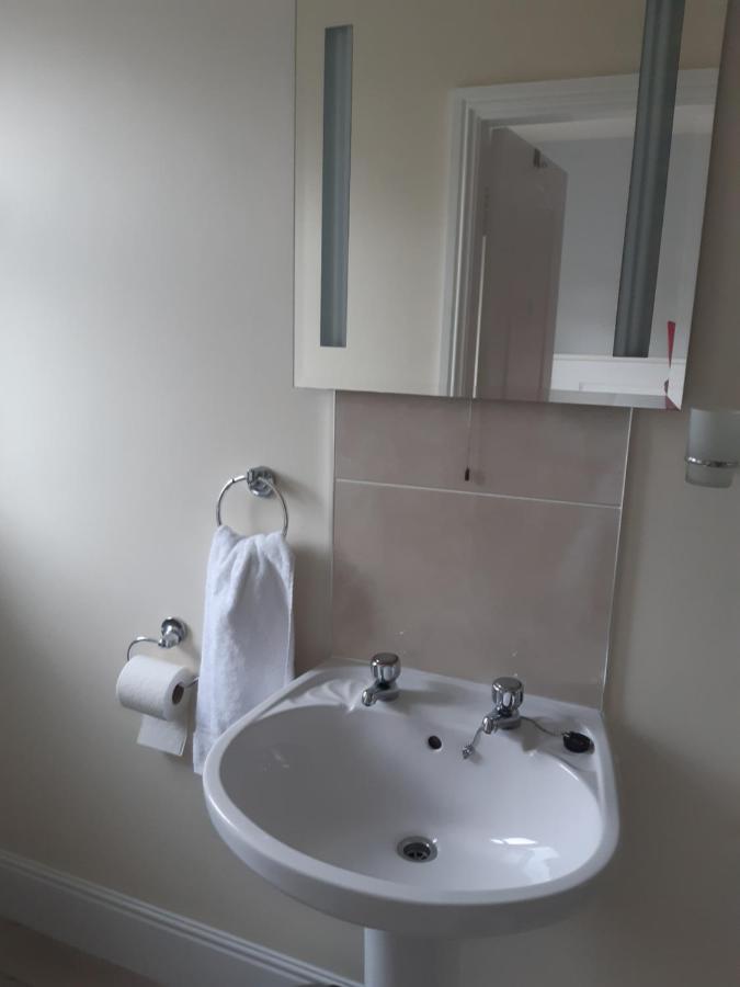 Green Acres Guesthouse- Accommodation Only Lower Coolcorcoran Экстерьер фото